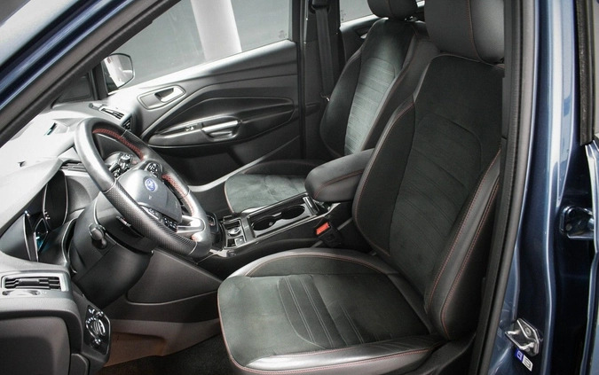 Ford Kuga cena 87900 przebieg: 119000, rok produkcji 2019 z Biskupiec małe 301
